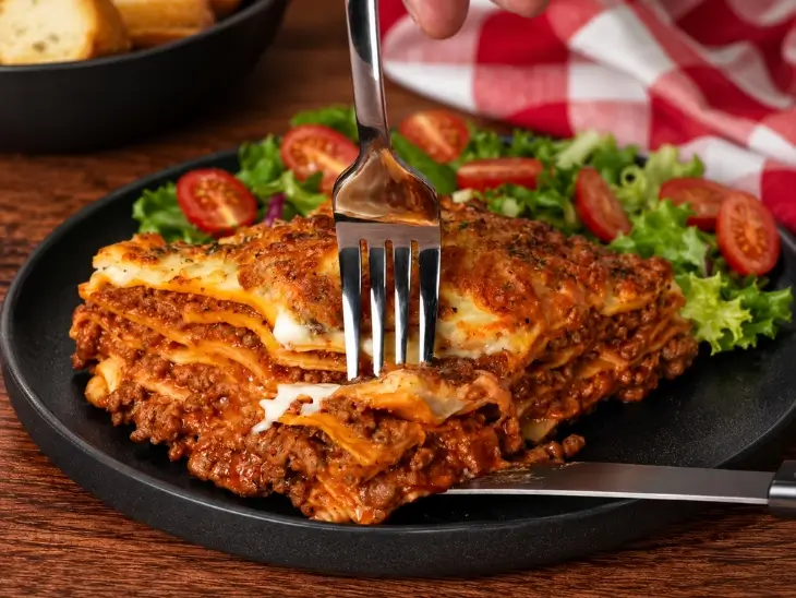 Lasanha à Bolonhesa Feita na Air Fryer com Queijo Gratinado
